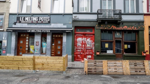 Establecimientos cerrados en la Flagey Place de Bruselas, por la covid-19. EFE/EPA/STEPHANIE LECOCQ Establecimientos cerrados en la Flagey Place de Bruselas, por la covid-19. EFE/EPA/STEPHANIE LECOCQ