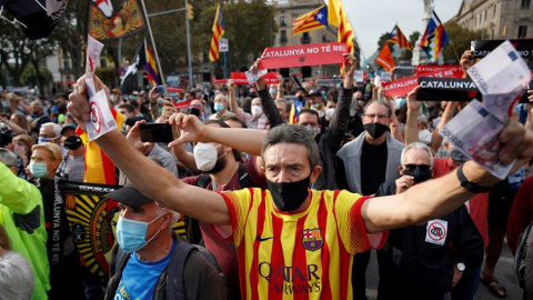 Los Mossos d'Esquadra han blindado los alrededores de la Estación de Francia de Barcelona, en un amplio dispositivo policial con motivo de la visita del rey Felipe VI y del presidente del Gobierno, Pedro Sánchez, ante la que varias organizaciones indepe Los Mossos d'Esquadra han blindado los alrededores de la Estación de Francia de Barcelona, en un amplio dispositivo policial con motivo de la visita del rey Felipe VI y del presidente del Gobierno, Pedro Sánchez, ante la que varias organizaciones indepe
