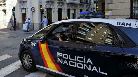 Un vehículo de la Policía Nacional, en una imagen de archivo. / EFE Un vehículo de la Policía Nacional, en una imagen de archivo. / EFE