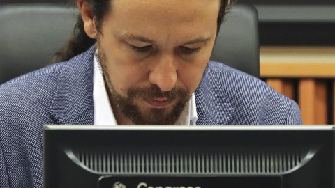 El secretario general de Podemos, Pablo Iglesias, hace declaraciones en el Congreso. EFE/Ballesteros El secretario general de Podemos, Pablo Iglesias, hace declaraciones en el Congreso. EFE/Ballesteros