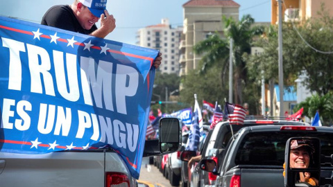Una marca en favor de Donald Trump a su paso por Miami. EFE. Una marca en favor de Donald Trump a su paso por Miami. EFE.
