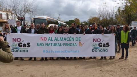 Manifestación contra el almacén de gas en Doñana. Manifestación contra el almacén de gas en Doñana.
