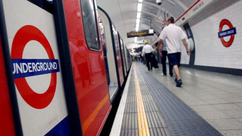 Una estación del metro en el centro de Londres, Reino Unido. Una estación del metro en el centro de Londres, Reino Unido.
