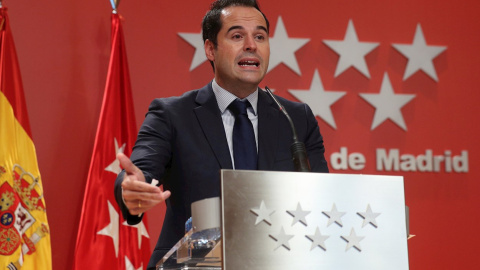 07/10/2020.- El vicepresidente de la Comunidad de Madrid, Ignacio Aguado durante la rueda de prensa porterior a la reunión del Consejo de Gobierno de la Comunidad. EFE/Rodrigo Jiménez