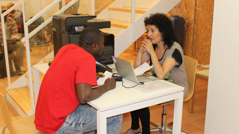 Centre d'acollida de temporers habilitat per la Paeria i entitats socials de Lleida. FOTO: Mònica Mombiela