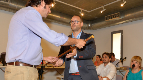 Guillermo Gross cede a Serafín Faraldos el bastón de mando de Valdemoro. Guillermo Gross cede a Serafín Faraldos el bastón de mando de Valdemoro.