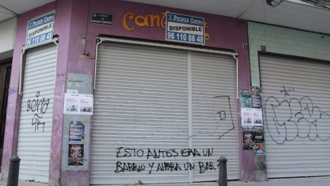 Pintada a un bar del barri de Russafa. Pintada a un bar del barri de Russafa.