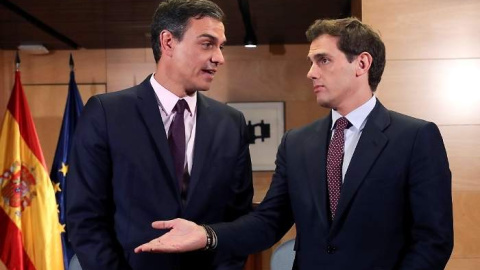Albert Rivera con Pedro Sánchez, en su último encuentro. EFE/Archivo Albert Rivera con Pedro Sánchez, en su último encuentro. EFE/Archivo