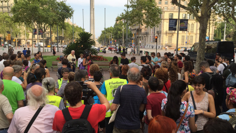 Inici de la protesta contra els vols de deportació, als Jardinets de Gràcia. FOTO: Carles Bellsolà