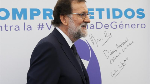 El presidente del Gobierno, Mariano Rajoy, durante un acto de apoyo al Pacto de Estado contra la Violencia de Género organizado por el PP. EFE/Paco Campos El presidente del Gobierno, Mariano Rajoy, durante un acto de apoyo al Pacto de Estado contra la Violencia de Género organizado por el PP. EFE/Paco Campos