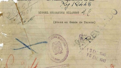 Primera página del consejo de guerra a Miguel Hernández. Primera página del consejo de guerra a Miguel Hernández.