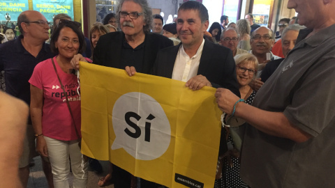 Joan Tardà i Arnaldo Otegi, en l'acte de dimecres al vespre a Lleida. FOTO: Mònica Mombiela