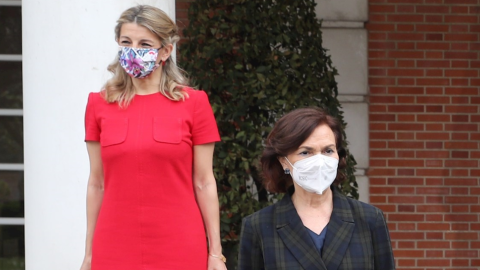 La vicepresidenta tercera, Yolanda Díaz (i) y la vicepresidenta primera del Gobierno, Carmen Calvo (d). La vicepresidenta tercera, Yolanda Díaz (i) y la vicepresidenta primera del Gobierno, Carmen Calvo (d).