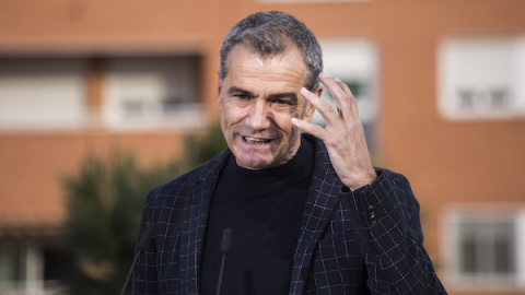 Toni Cantó acompaña a Ayuso en su visita a San Sebastián de los Reyes El exportavoz de Ciudadanos en las Cortes Valencianas, Toni Cantó, visita una carpa del Partido Popular en San Sebastián de los Reyes, a 14 de abril de 2021. A.Martínez Vélez / Europa Press