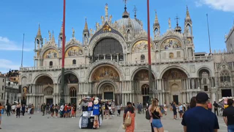Venecia será la primera ciudad del mundo en cobrar a los turistas una entrada por visitarla Venecia será la primera ciudad del mundo en cobrar a los turistas una entrada por visitarla