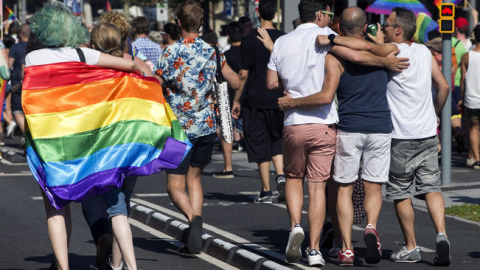 Celebración del día del orgullo LGTBI en las calles de Barcelona. QUIQUE GARCIA (EFE) Celebración del día del orgullo LGTBI en las calles de Barcelona. QUIQUE GARCIA (EFE)