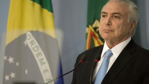 El presidente de Brasil, Michel Temer, habla sobre el archivo del proceso de corrupción que tramitaba en la Cámara de los Diputados. EFE/Joédson Alves El presidente de Brasil, Michel Temer, habla sobre el archivo del proceso de corrupción que tramitaba en la Cámara de los Diputados. EFE/Joédson Alves