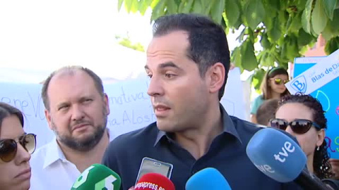Aguado dice que habrá elecciones en la Comunidad si VOX se "empeña" en rechazar la coalición Cs-PP Aguado dice que habrá elecciones en la Comunidad si VOX se "empeña" en rechazar la coalición Cs-PP