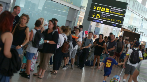 Colas en el Prat./REUTERS