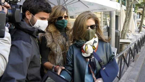 15/10/2020 -La mujer del extesorero del PP Luis Bárcenas, Rosalía Iglesias, acompañada de su hijo Willy Bárcenas. 15/10/2020 -La mujer del extesorero del PP Luis Bárcenas, Rosalía Iglesias, acompañada de su hijo Willy Bárcenas.