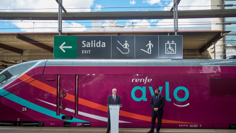 17/01/22-El presidente de Renfe, Isaías Taboas, y el ex-ministro de Transportes, Movilidad y Agenda Urbana, José Luis Ábalos, en la presentación de los servicios comerciales de AVLO, en la Estación Madrid-Puerta de Atocha, a 23 de junio de 2021, en M 17/01/22-El presidente de Renfe, Isaías Taboas, y el ex-ministro de Transportes, Movilidad y Agenda Urbana, José Luis Ábalos, en la presentación de los servicios comerciales de AVLO, en la Estación Madrid-Puerta de Atocha, a 23 de junio de 2021, en M