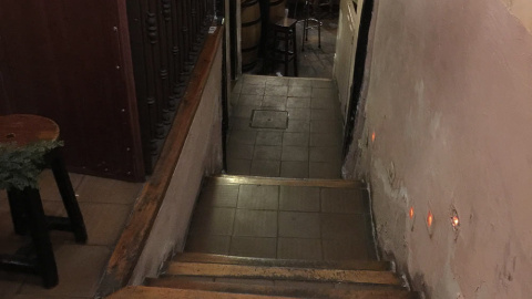 Local saltándose las restricciones sanitarias. - EFE Local saltándose las restricciones sanitarias. - EFE