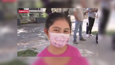 Niña chilena pide la reducción de la jornada laboral. Niña chilena pide la reducción de la jornada laboral.