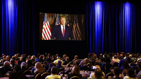 El expresidente de los Estados Unidos, Donald Trump, interviene por videoconferencia durante la Reunión Anual de Liderazgo de la Coalición Judía Republicana de 2022 en Las Vegas el 19 de noviembre de 2022. El expresidente de los Estados Unidos, Donald Trump, interviene por videoconferencia durante la Reunión Anual de Liderazgo de la Coalición Judía Republicana de 2022 en Las Vegas el 19 de noviembre de 2022.