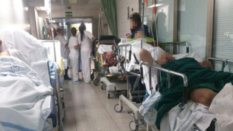 Camas en los pasillos de un hospital murciano. Camas en los pasillos de un hospital murciano.