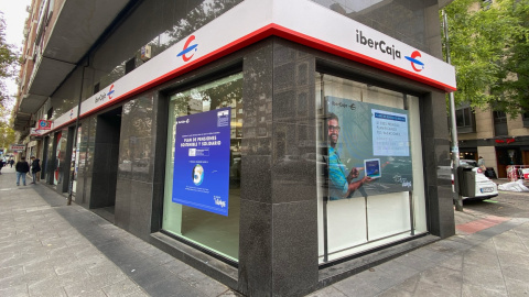 Exterior de una oficina de IberCaja en Madrid. E.P./Eduardo Parra Exterior de una oficina de IberCaja en Madrid. E.P./Eduardo Parra