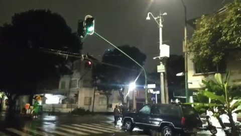 Un nuevo terremoto en el centro de México sacude edificios y semáforos Un nuevo terremoto en el centro de México sacude edificios y semáforos