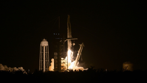 15/09/2024 Un cohete Falcon 9 de SpaceX despega en una misión privada de vuelos espaciales tripulados Polaris Dawn. Foto de archivo. 15/09/2024 Un cohete Falcon 9 de SpaceX despega en una misión privada de vuelos espaciales tripulados Polaris Dawn. Foto de archivo.