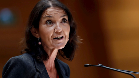 La ministra de Industria, Comercio y Turismo, Reyes Maroto, interviene este martes durante la sesión de control al Gobierno celebrada en el Senado. La ministra de Industria, Comercio y Turismo, Reyes Maroto, interviene este martes durante la sesión de control al Gobierno celebrada en el Senado.