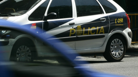 Foto de archivo de un coche de policía nacional- 03/08/2007 Foto de archivo de un coche de policía nacional- 03/08/2007