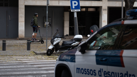 Un coche de los Mossos d'Esquadra en Barcelona, a 16 de octubre de 2023. Un coche de los Mossos d'Esquadra en Barcelona, a 16 de octubre de 2023.