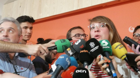 Janet Sanz fent declaracions a mitjans. Barcelona en Comú Janet Sanz fent declaracions a mitjans. Barcelona en Comú