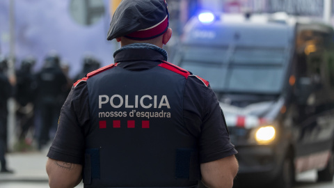 Foto de archivo de un agente de los Mossos d'Esquadra. Foto de archivo de un agente de los Mossos d'Esquadra.