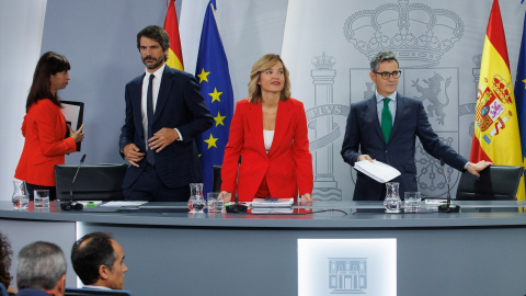 Ernest Urtasun, Pilar Alegría, Félix Bolaños y Ana Redondo, este martes en Moncloa en la rueda de prensa tras el Consejo de Ministros. Ernest Urtasun, Pilar Alegría, Félix Bolaños y Ana Redondo, este martes en Moncloa en la rueda de prensa tras el Consejo de Ministros.