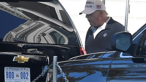 Imagen de Donald Trump en el recinto de Virginia donde juega al golf. Imagen de Donald Trump en el recinto de Virginia donde juega al golf.