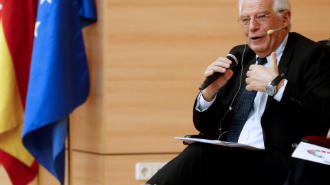 El ministro de Asuntos Exteriores en funciones y candidato del PSOE al Parlamento Europeo, Josep Borrell, en un encuentro con la juventud sobre el futuro de Europa. EFE/Ballesteros El ministro de Asuntos Exteriores en funciones y candidato del PSOE al Parlamento Europeo, Josep Borrell, en un encuentro con la juventud sobre el futuro de Europa. EFE/Ballesteros