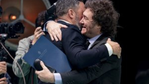 Vox y Abascal encumbran a Javier Milei como el ariete ultra contra la izquierda Vox y Abascal encumbran a Javier Milei como el ariete ultra contra la izquierda