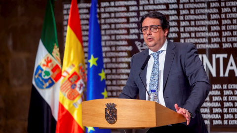 El vicepresidente segundo y consejero de Sanidad y Servicios Sociales de la Junta de Extremadura, José María Vergeles. El vicepresidente segundo y consejero de Sanidad y Servicios Sociales de la Junta de Extremadura, José María Vergeles.