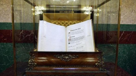 Ejemplar de la Constitución Española de 1978 en el Congreso de los Diputados. / CONGRESO Ejemplar de la Constitución Española de 1978 en el Congreso de los Diputados. / CONGRESO