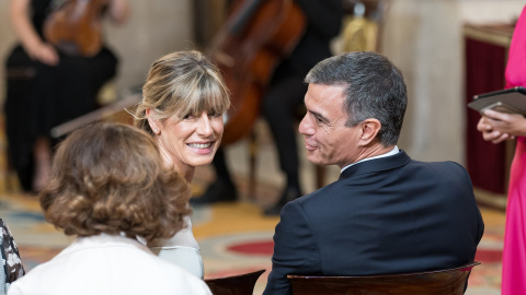 El presidente del Gobierno, Pedro Sánchez, junto a su esposa, Begoña Gómez, en junio de este año. El presidente del Gobierno, Pedro Sánchez, junto a su esposa, Begoña Gómez, en junio de este año.