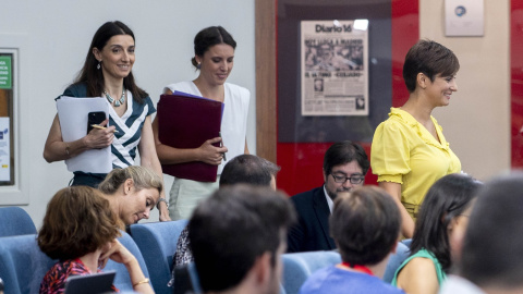 La ministra de Justicia, Pilar Llop, la de Igualdad, Irene Montero, y la ministra Portavoz, Isabel Rodríguez, a su llegada a una rueda de prensa posterior a la reunión del Consejo de Ministros, en el Palacio de La Moncloa. E.P./Alberto Ortega La ministra de Justicia, Pilar Llop, la de Igualdad, Irene Montero, y la ministra Portavoz, Isabel Rodríguez, a su llegada a una rueda de prensa posterior a la reunión del Consejo de Ministros, en el Palacio de La Moncloa. E.P./Alberto Ortega