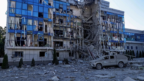 Imagen de un edificio de oficinas tras un ataque con misiles rusos, en Kharkiv, a 24 de julio de 2024. Imagen de un edificio de oficinas tras un ataque con misiles rusos, en Kharkiv, a 24 de julio de 2024.