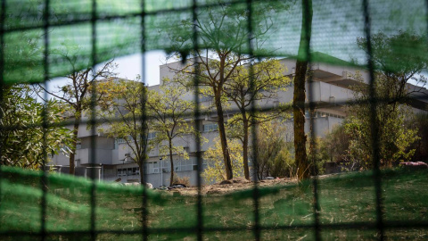 Este es el edificio donde Ayuso pretende abrir el centro de menores La Cantueña, alejado de la ciudad. Este es el edificio donde Ayuso pretende abrir el centro de menores La Cantueña, alejado de la ciudad.