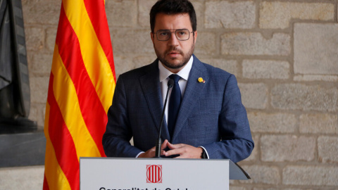 El president de la Generalitat, Pere Aragonès, en una compareixença a la Galeria Gòtica del Palau de la Generalitat. El president de la Generalitat, Pere Aragonès, en una compareixença a la Galeria Gòtica del Palau de la Generalitat.