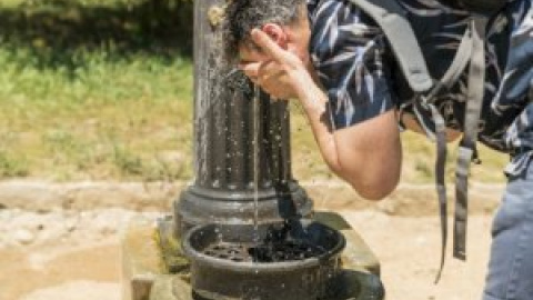 Un estudi del Clínic mostra com els pics de calor incrementen els casos de suïcidis Un estudi del Clínic mostra com els pics de calor incrementen els casos de suïcidis
