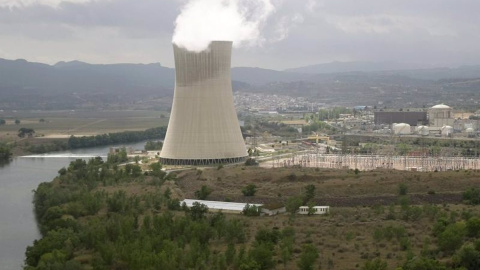 Central nuclear Ascó 1. Foto de archivo. Central nuclear Ascó 1. Foto de archivo.